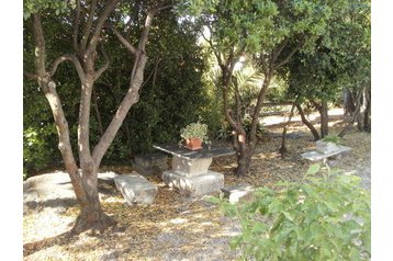 Hrvaška Privát Kaštel Novi, Eksterier